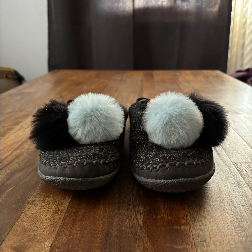 TOMS Women’s Ivy Pom Pom Scuff Slippers